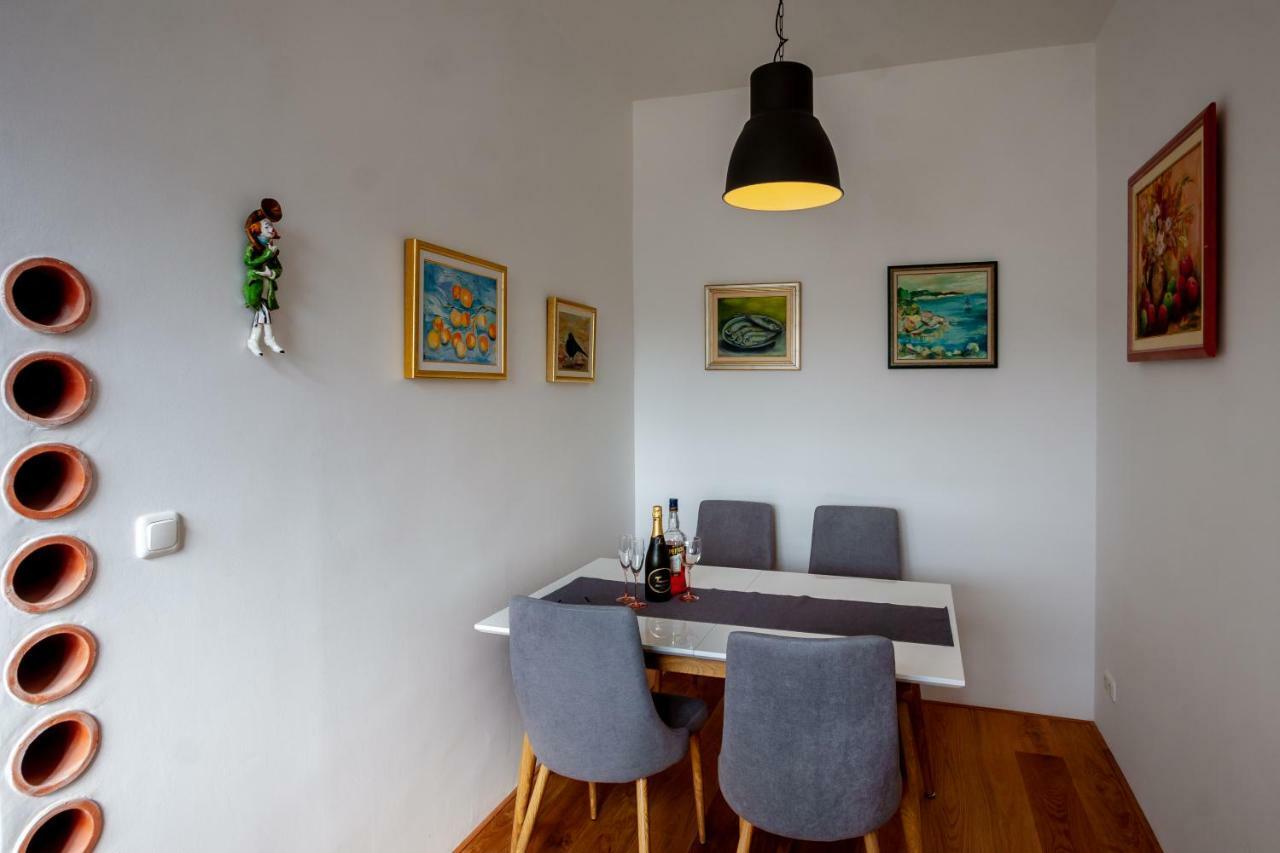 Apartman Colosseum Lägenhet Pula Exteriör bild