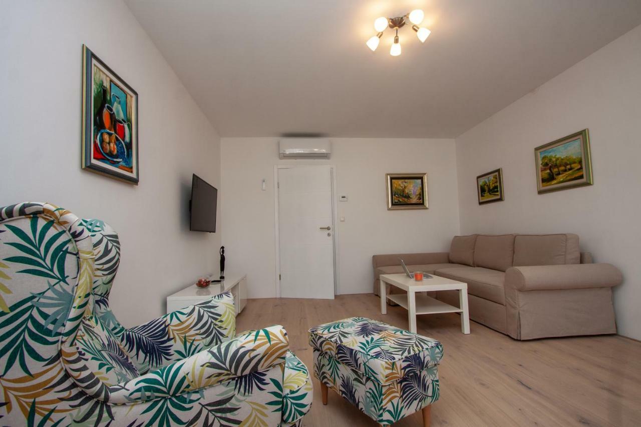 Apartman Colosseum Lägenhet Pula Exteriör bild